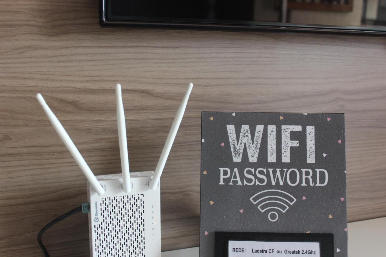Maravilhoso Apto Na Praia Do Forte Wi-Fi 600 Mb 卡波布里奥 外观 照片